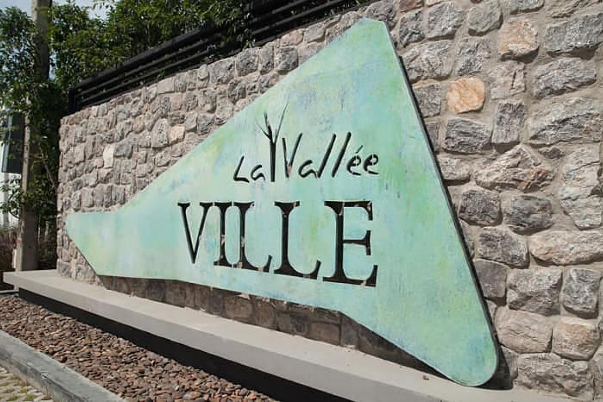 ลาวัลเล่ วิลล์ หัวหิน [La Vallee Ville Huahin]
