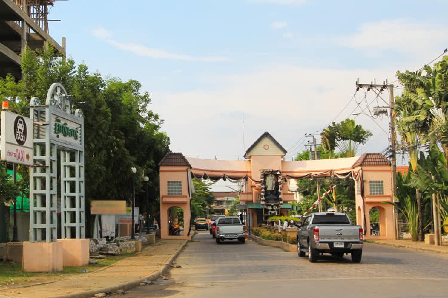 บ้านบุศรินทร์ บางบัวทอง [Baan Butsarin Bang Bua Thong]