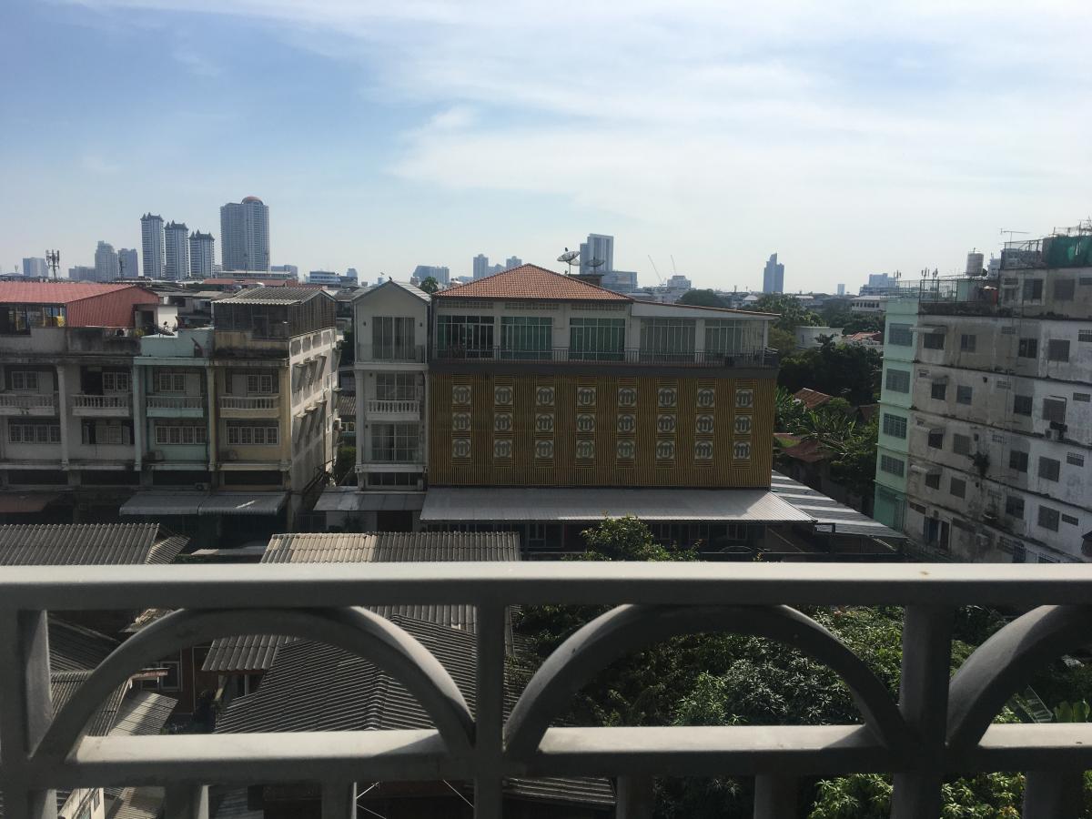 The Rich Sathorn – Taksin