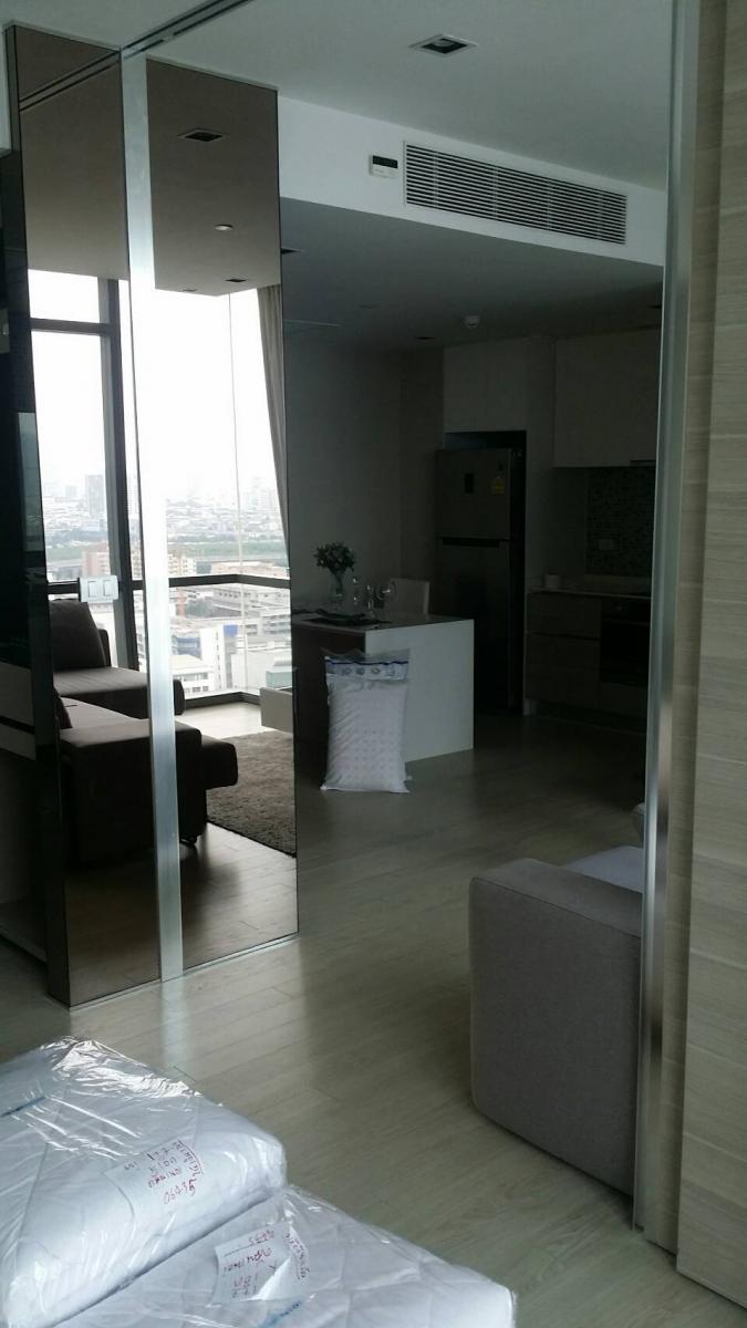 เดอะรูม สุขุมวิท 21 [The Room Sukhumvit 21]