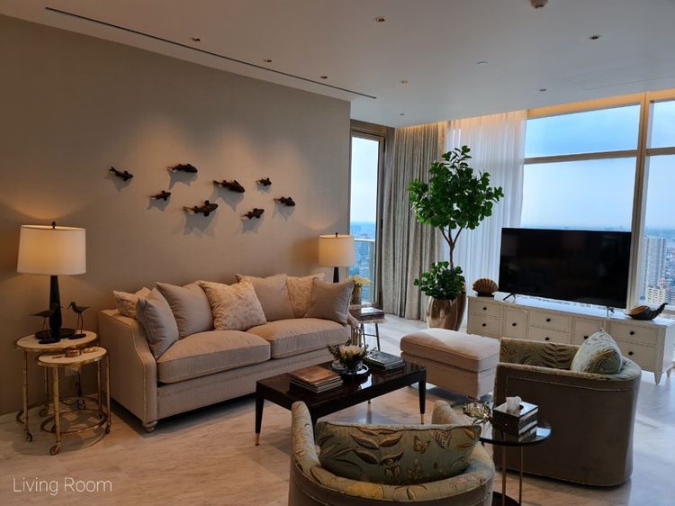 โฟร์ ซีซั่นส์ ไพรเวท เรสสิเด้นซ์ [Four Seasons Private Residences]