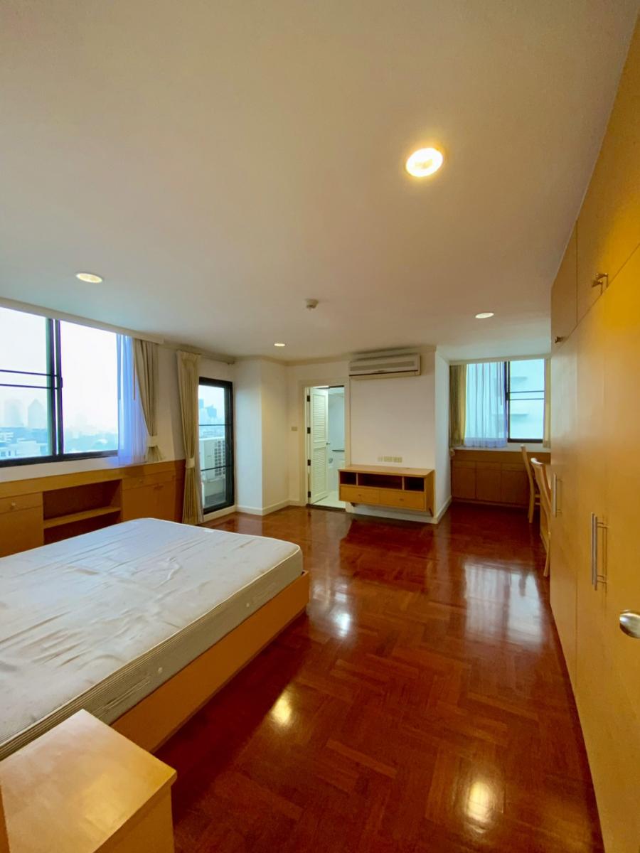 Supalai Place Sukhumvit 39