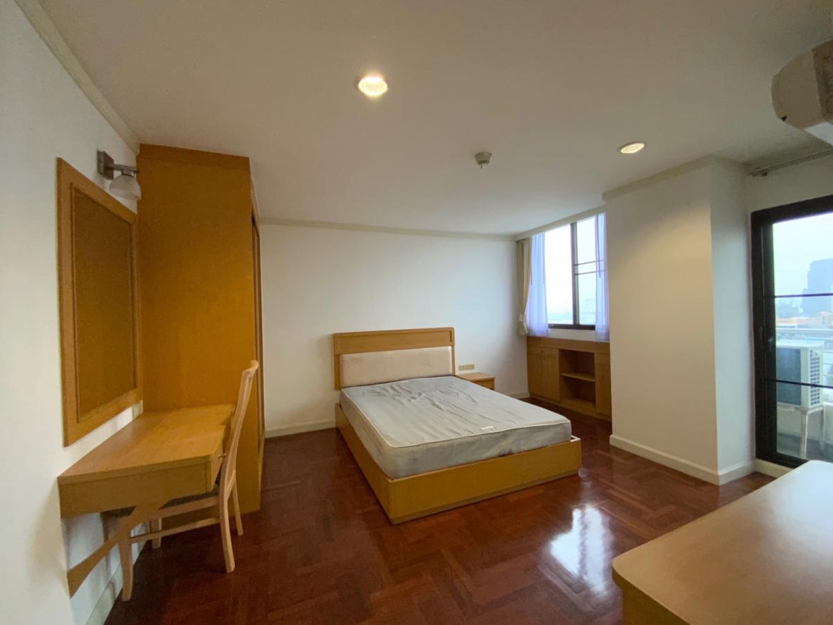 Supalai Place Sukhumvit 39