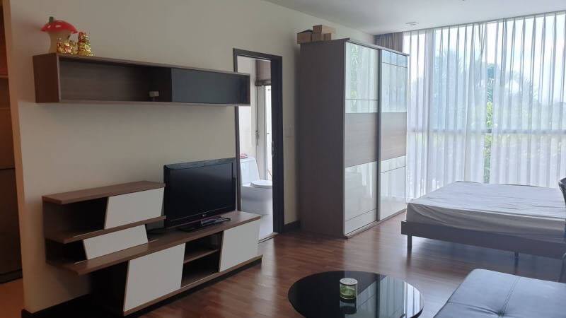 เลอ ลักซ์ คอนโดมิเนียม [LE LUK CONDOMINIUM]