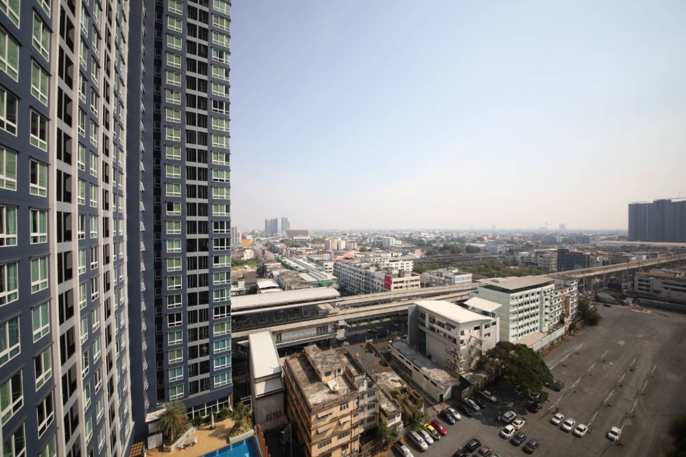 เดอะ เมโทรโพลิส สำโรง อินเตอร์เชนจ์ [The Metropolis Samrong Interchange]