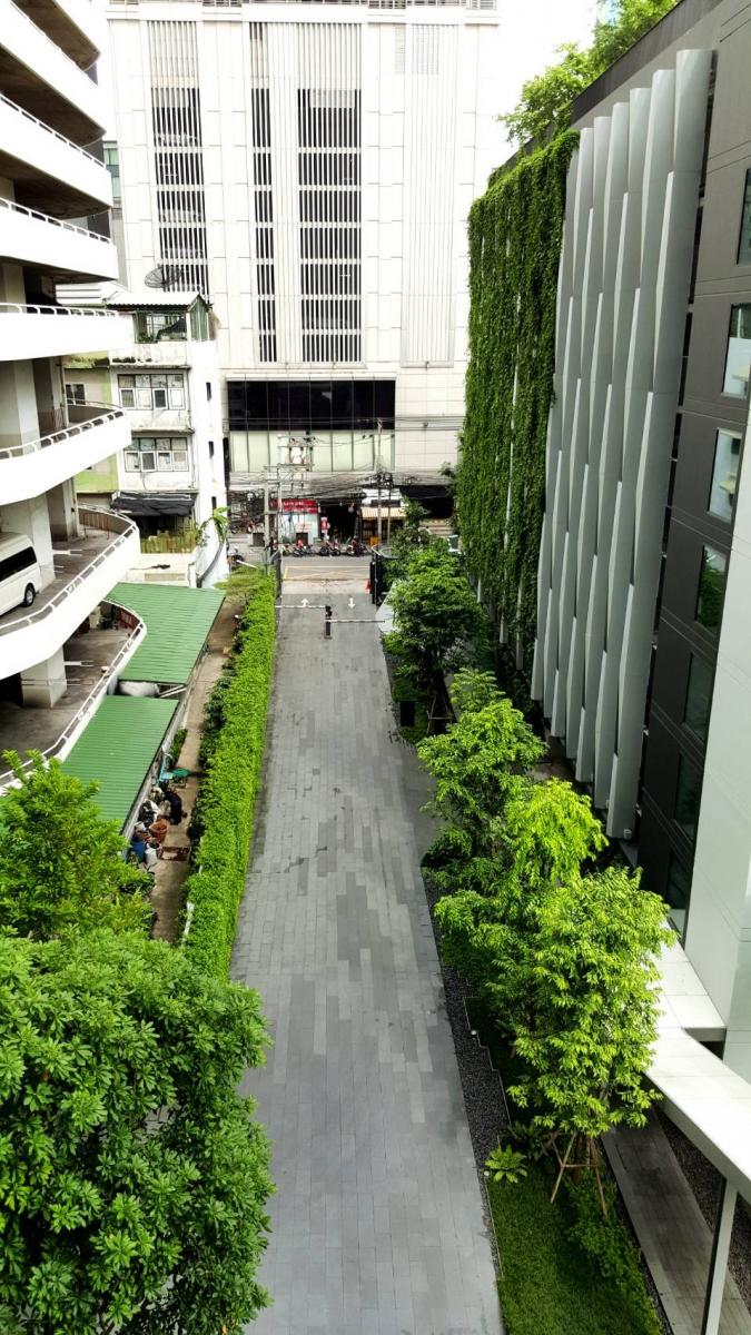 เอดจ์ สุขุมวิท 23 [Edge Sukhumvit 23]