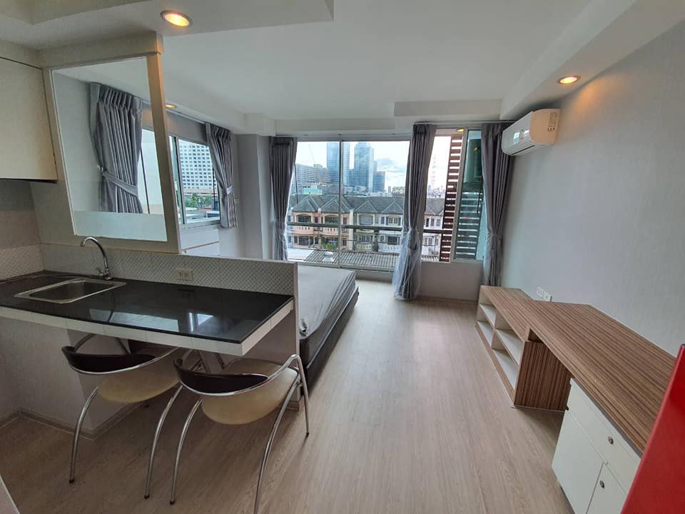 ฮัมเบิล ลิฟวิ่ง @ ศุภกฤษ์ รัชดา-สุทธิสาร [Humble Living Condo @ Suppalerk Ratchada-Sutthisan]