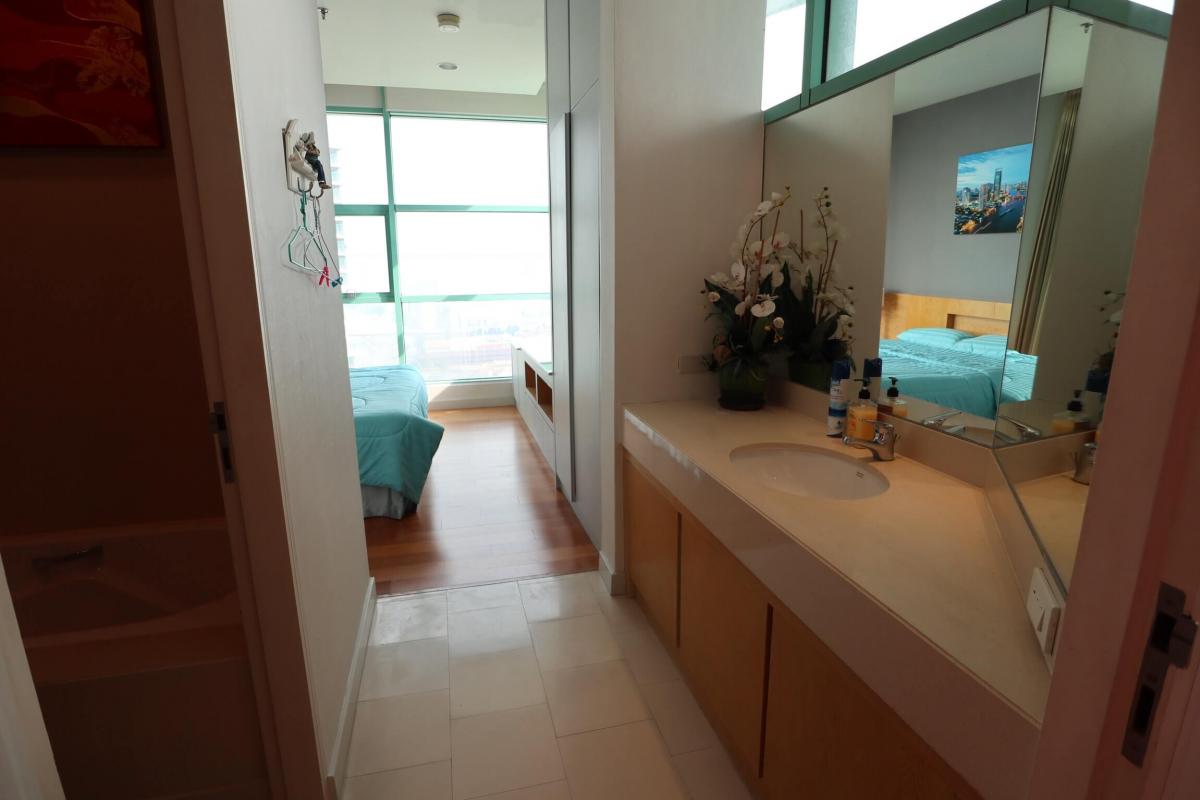 ชาเทรียม คอนโดมิเนียม [Chatrium Condominium]