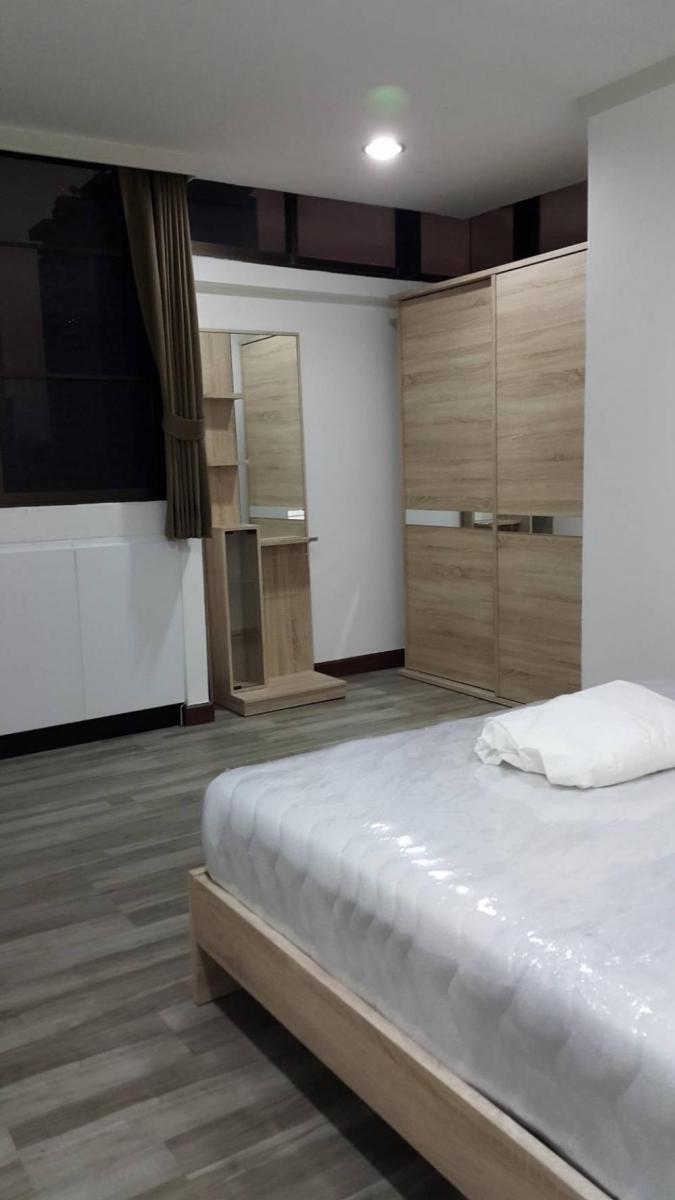 Supalai Place Sukhumvit 39