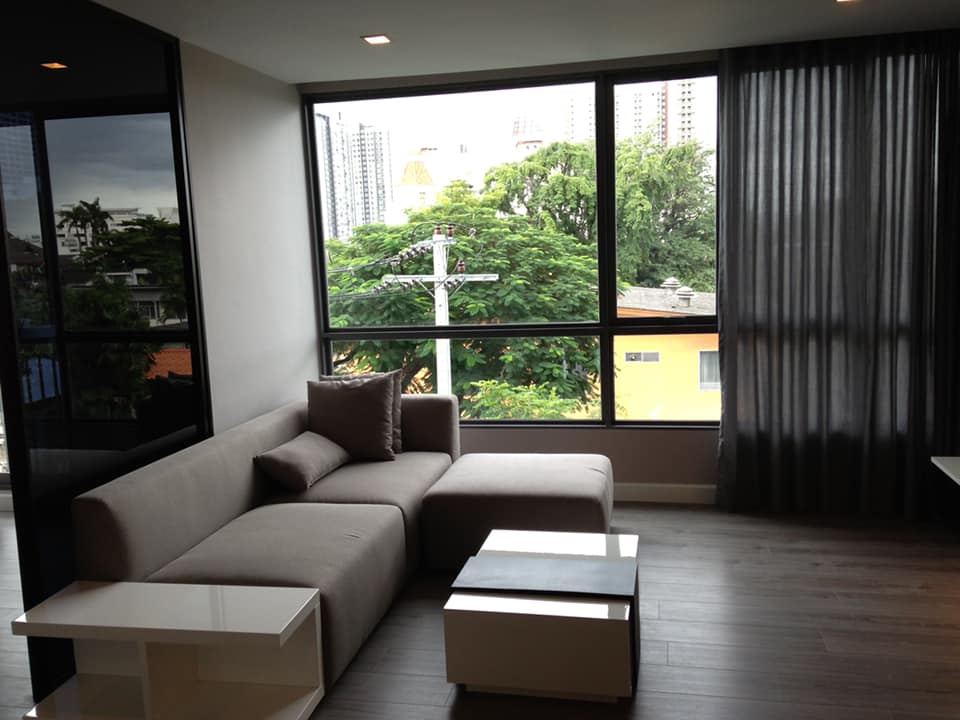 เดอะรูม สุขุมวิท 40 [The Room Sukhumvit 40]