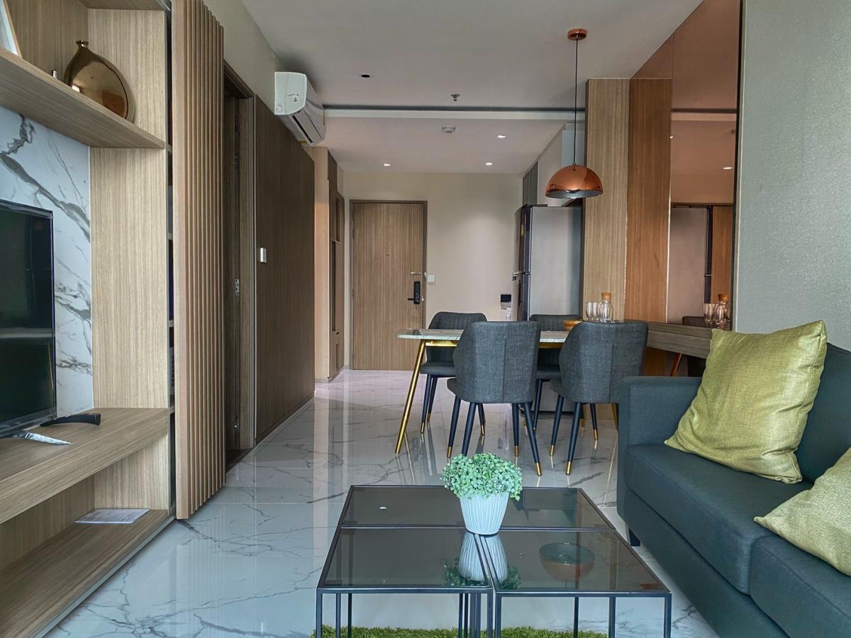 สกาย วอล์ค คอนโดมิเนียม [Sky Walk Condominium]