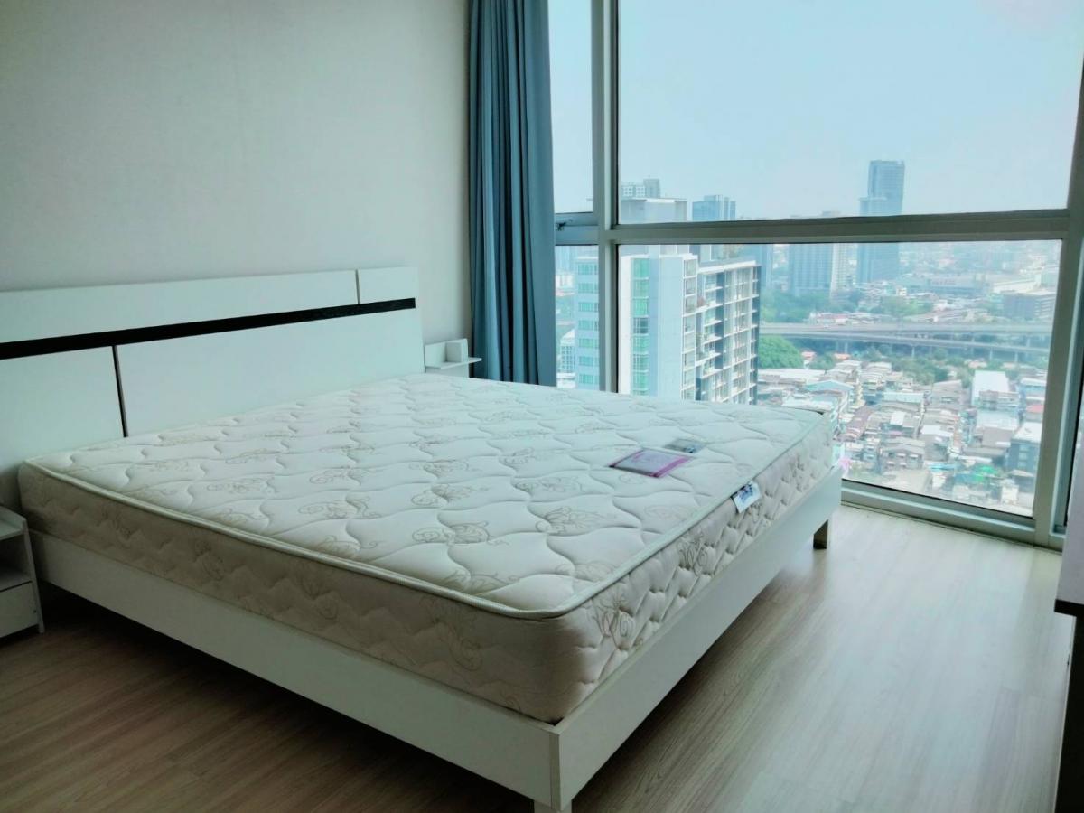 สกาย วอล์ค คอนโดมิเนียม [Sky Walk Condominium]