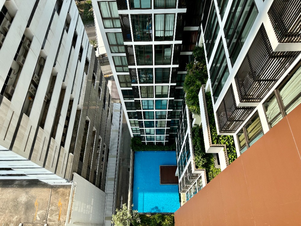 Ideo Sathorn-Taksin