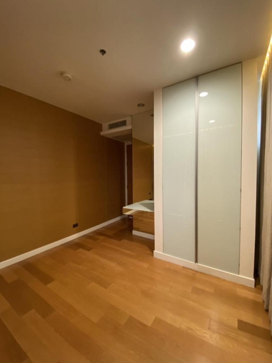 ชาเทรียม คอนโดมิเนียม [Chatrium Condominium]