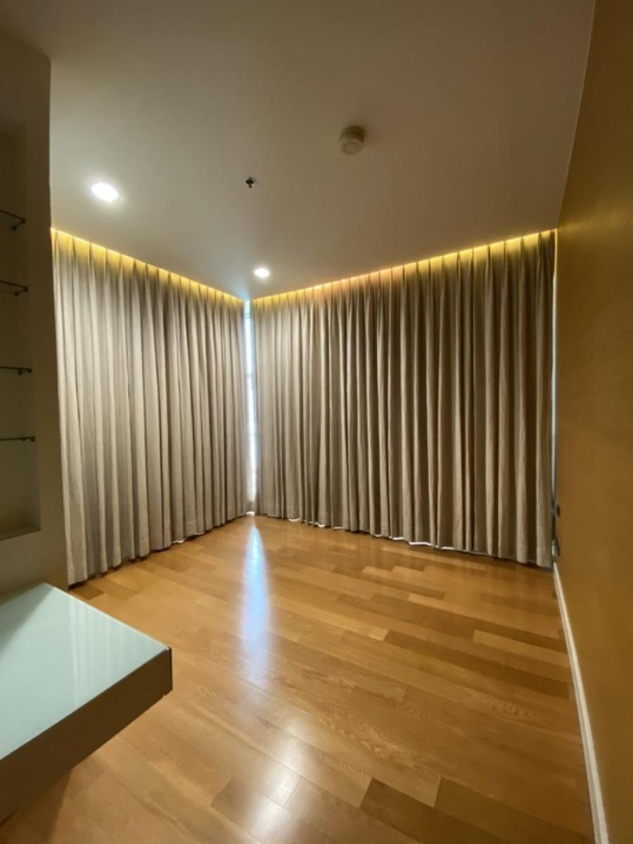 ชาเทรียม คอนโดมิเนียม [Chatrium Condominium]