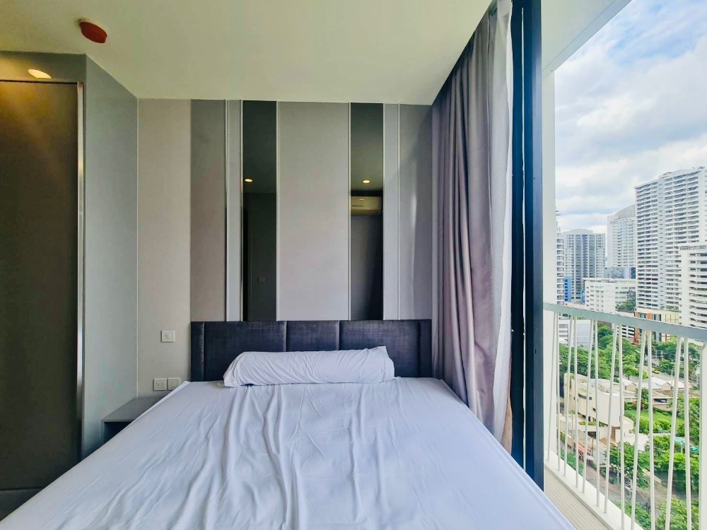 โนเบิล รีโคล สุขุมวิท 19 [Noble Recole Sukhumvit 19]