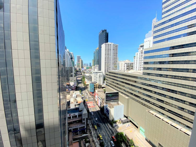 อโศก เพลส [Asoke Place]