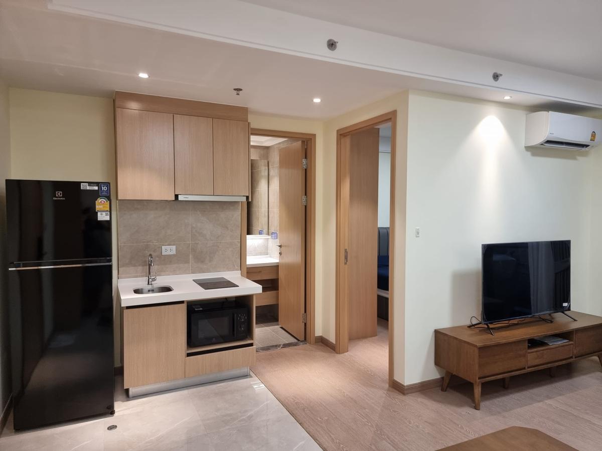 รีเกิล คอนโด [Regal Condo]