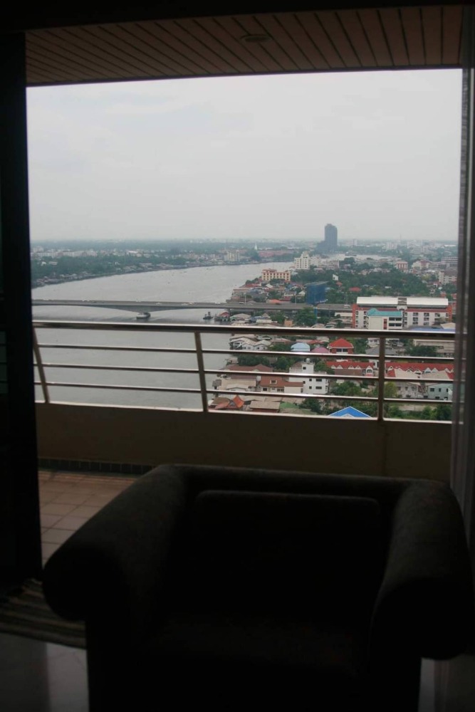 ริเวอไรน์ เพลส คอนโดมิเนียม [Riverine Place]